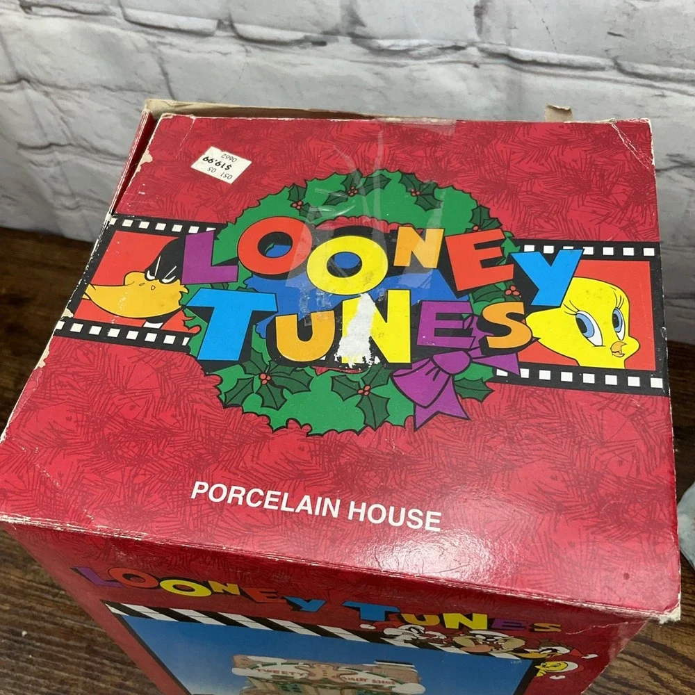 Vintage‎ 1996 Looney Tunes Lighted Ceramic Tweety Candy Shop Decoration